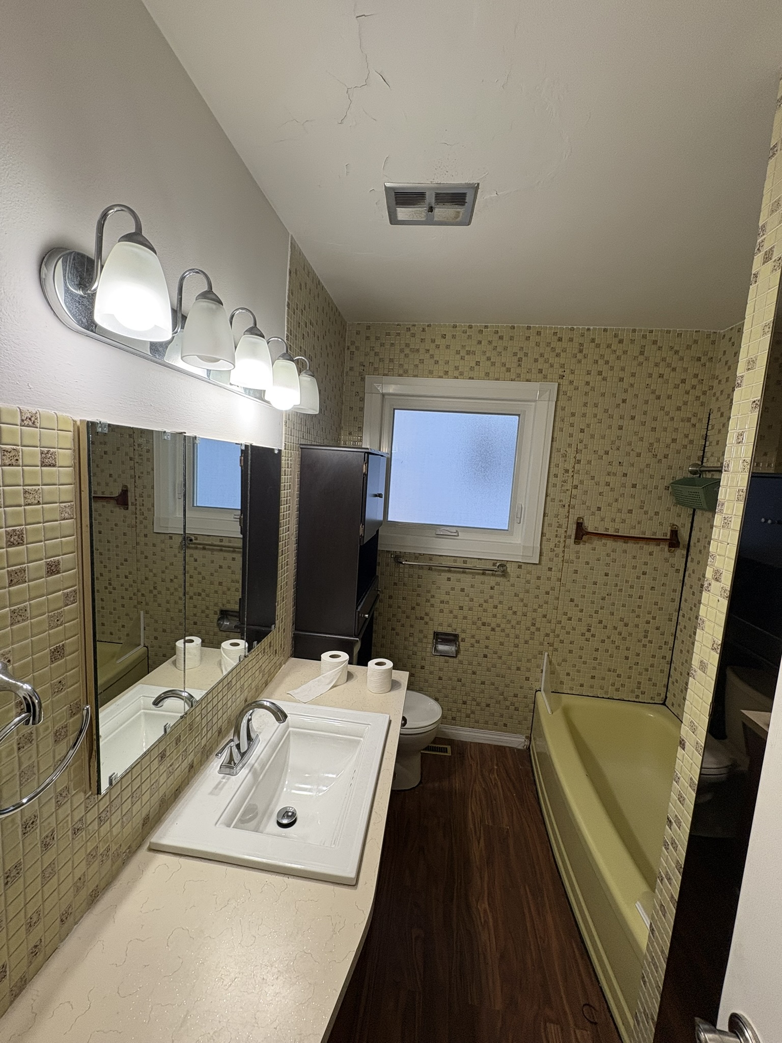 Before Bathroom Remodeling
